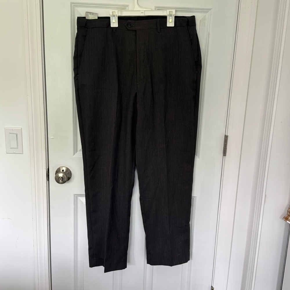 NWT!!! Liz Claiborne charcoal grey men’s dress pants